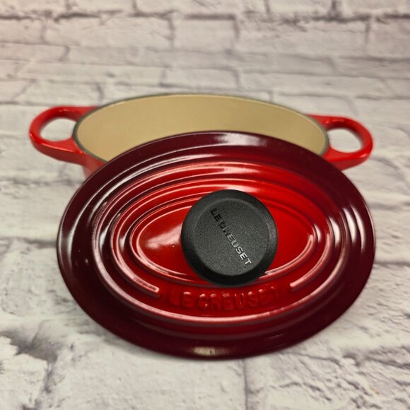 Le Creuset Enameled Cast Iron Signature Oval Dutch Oven 1Qt Cerise #7 France Min - Picture 3 of 9